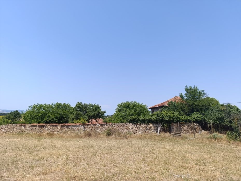 Продавам къща с двор в с.Момино , обл. Хасково