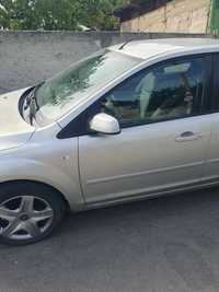 Vand Ford focus 1.6 benzina