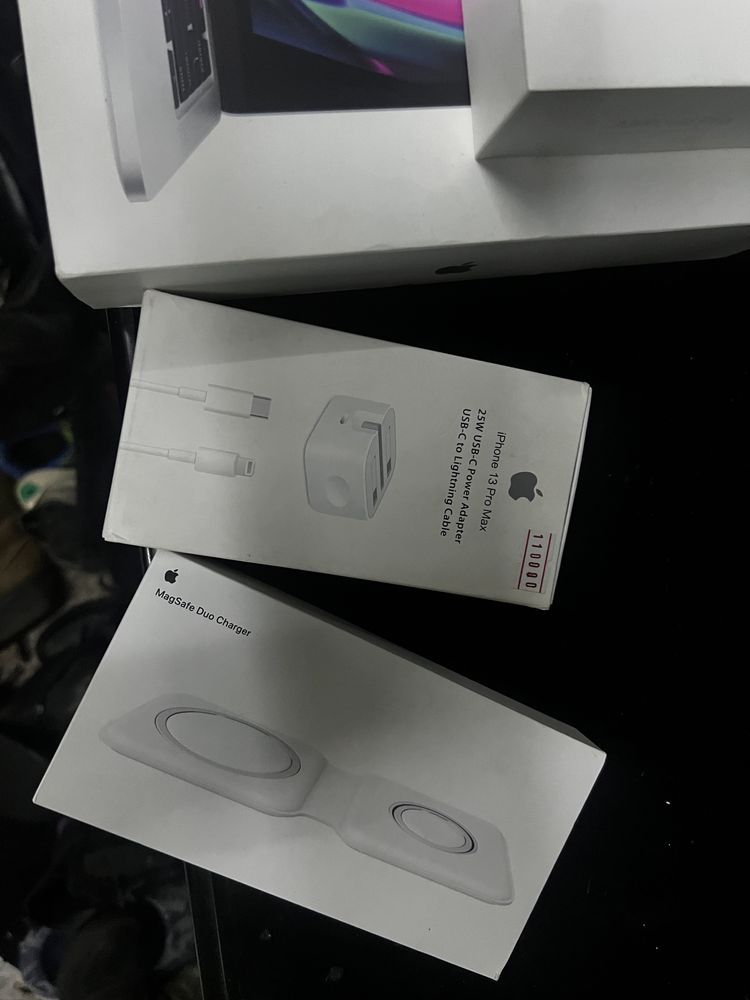 Коробки от техники Apple