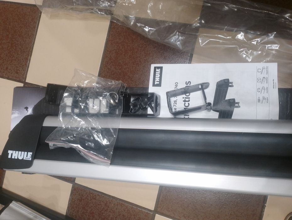 Багажник -стойка Thule нова за ски 4чф.