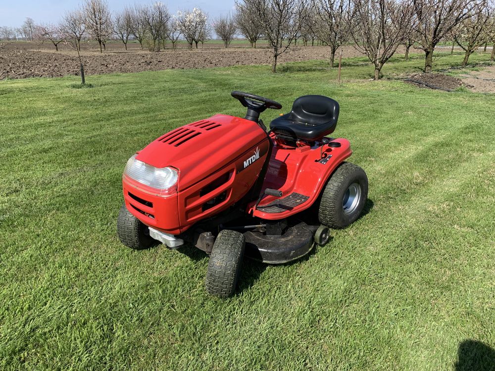 Tractoras de tuns iarba MTD ca nou