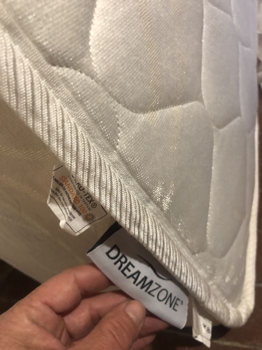 Продавам двулицев матрак Dreamzone