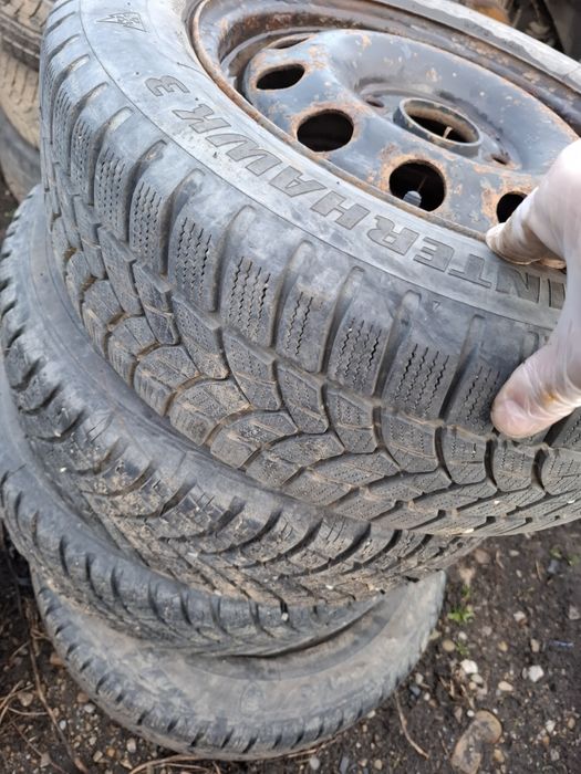 Vand 2 sau 4 jante R 14 ford focus 1 fiesta +anvelope 185 60 14 iarna