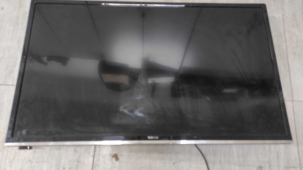 televizor 32 inch teletech 32277 ecran spart nu porneste