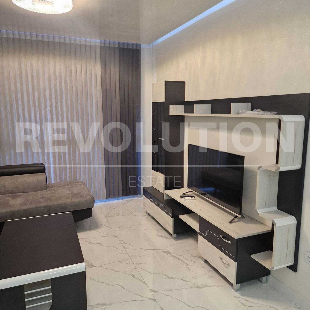 Дава се под наем Двустаен апартамент в Пловдив, Тракия - 65 кв.м за 550 € - Снимка #1
