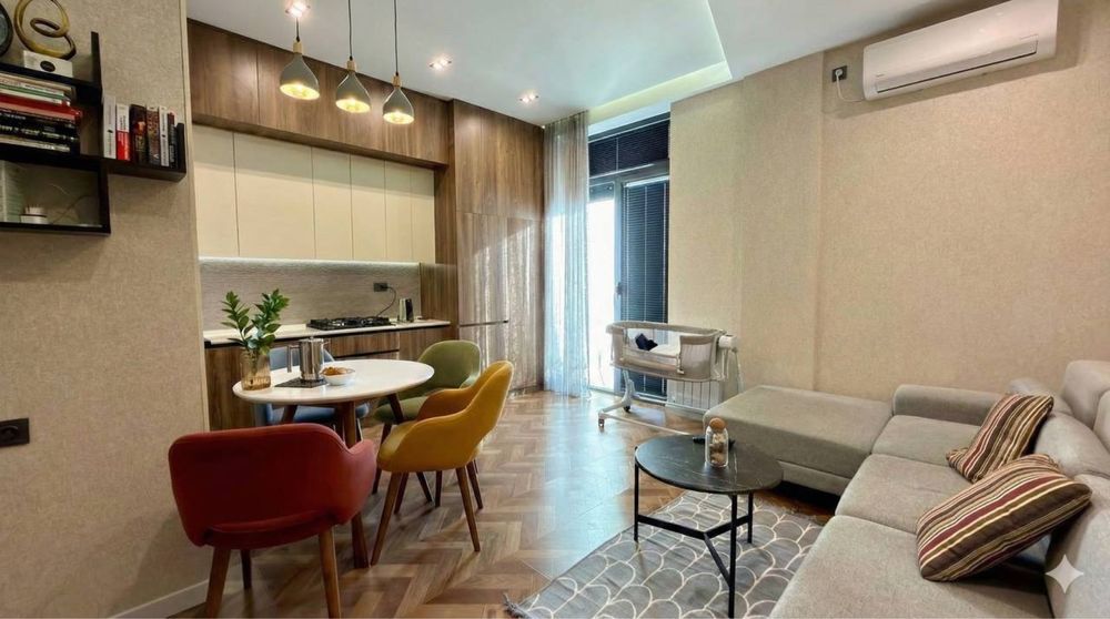 Своя квартира с автерским ремонтом (кадастр есть)