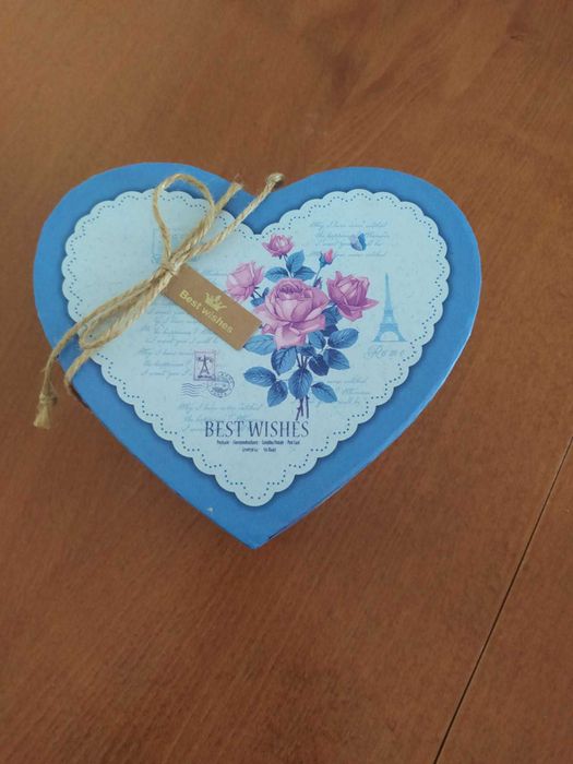 Картонени кутии за подарък