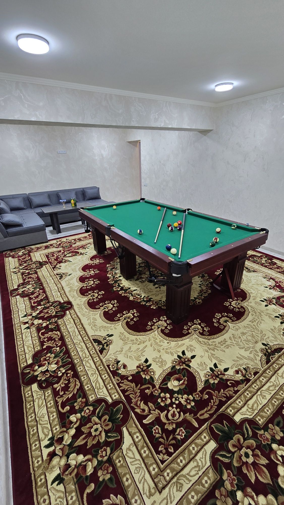 Dacha yangi toshmidan kirganda