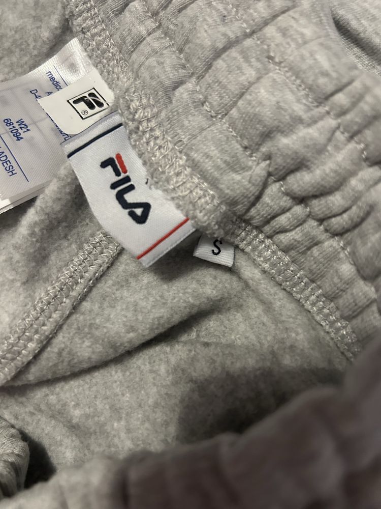 Анцуг Fila S