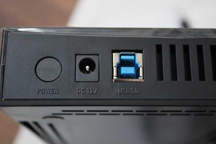 Продам внешний жёсткий диск, формата 3.5, ёмкостью 4Тб.