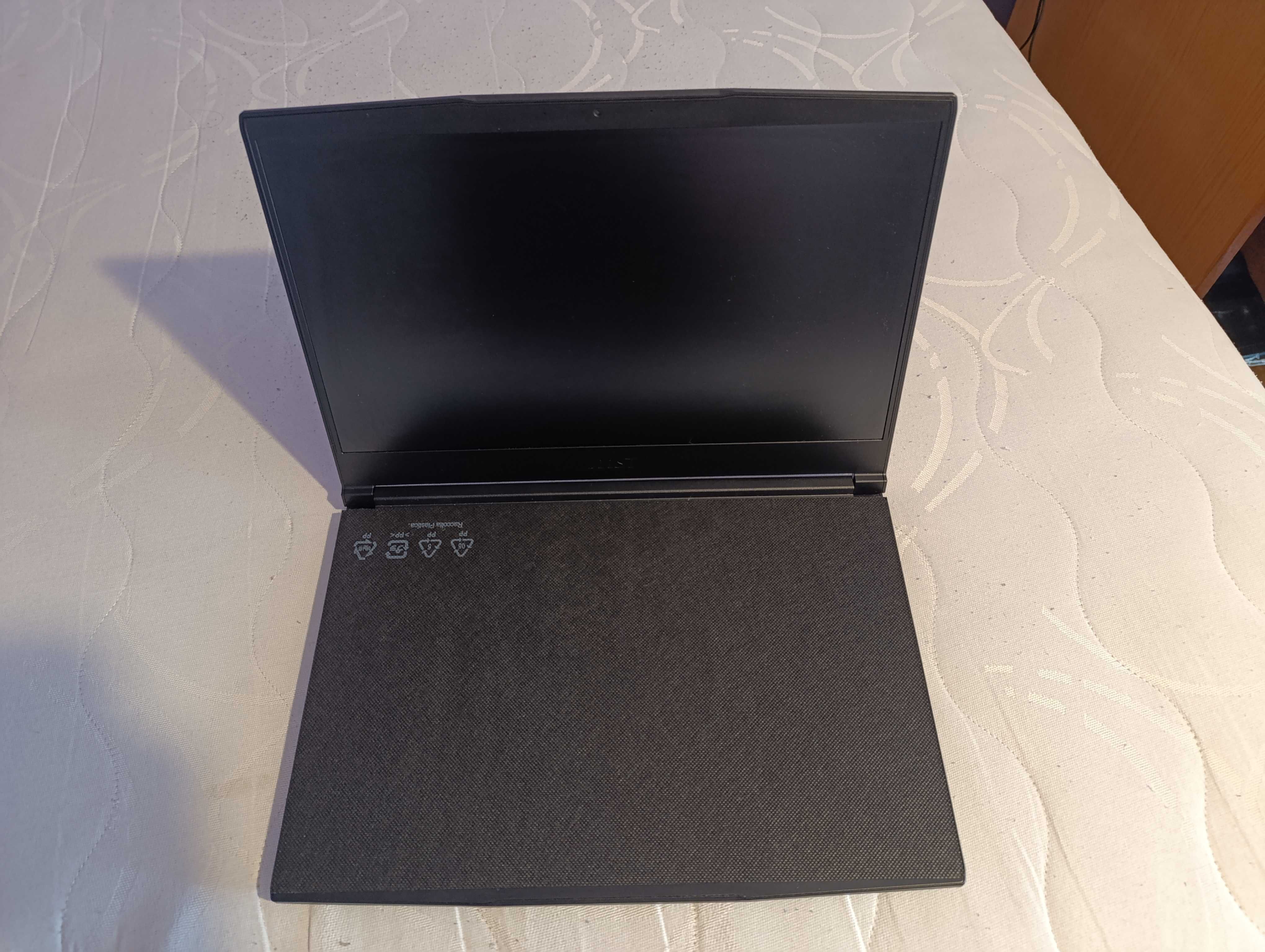 Геймърски лаптоп MSI Thin GF63 i5-12450H/RTX 4050/16GB RAM/512GB SSD