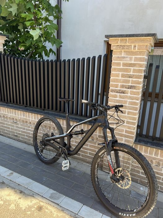 Canyon spectarl Al 6 negru