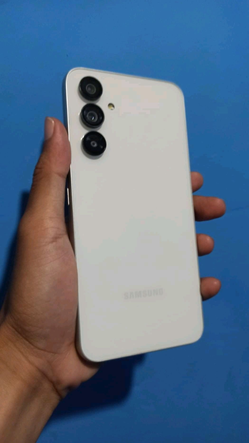 Продавам samsung galaxy A54 5g