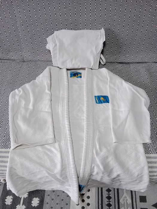 Продам кимоно для дзюдо