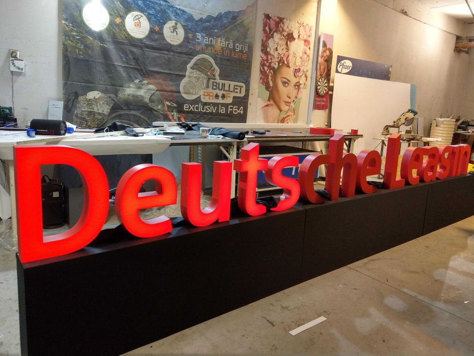 Firme  luminoase ,Litere volumetrice