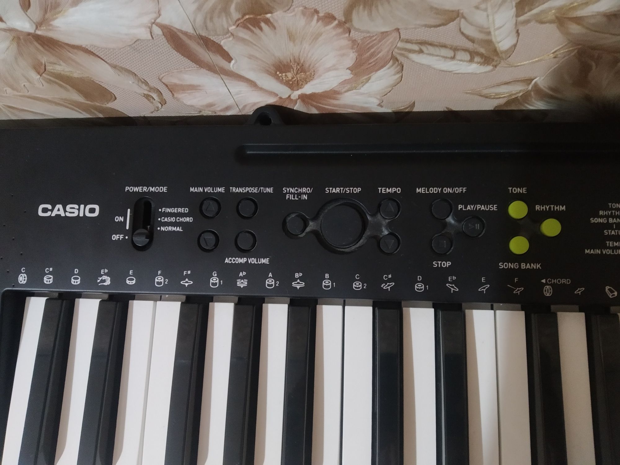 Casio CTK-240 в отличном состоянии