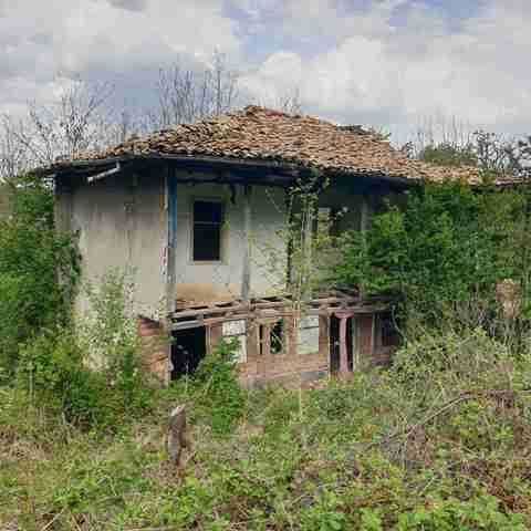 Продава се Парцел в с. Априлово, Област Търговище - 1680 кв.м за 3 €/кв.м - Снимка #1