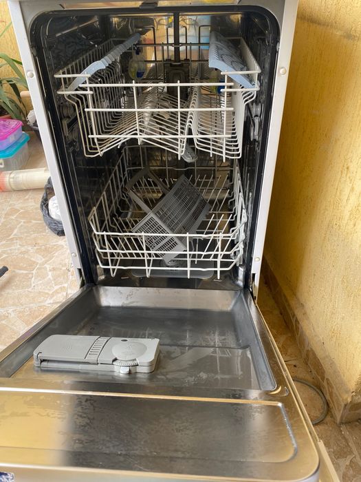 Продавам съдомиална BEKO