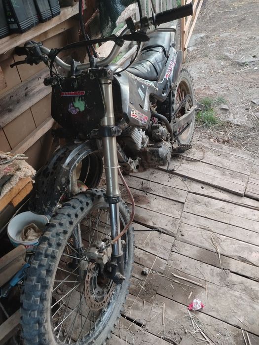 Vând motor cross