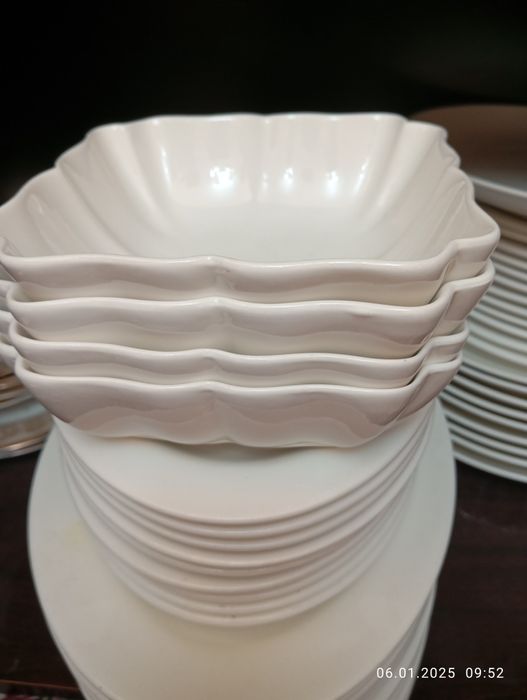 Продам тарелки овальные