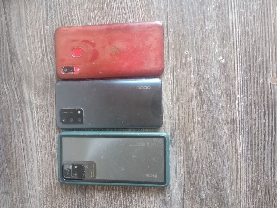 Продам три телефона на запчасти