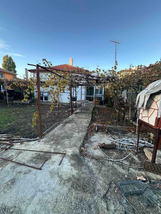 Продавам къща близо до центъра на град Каварна