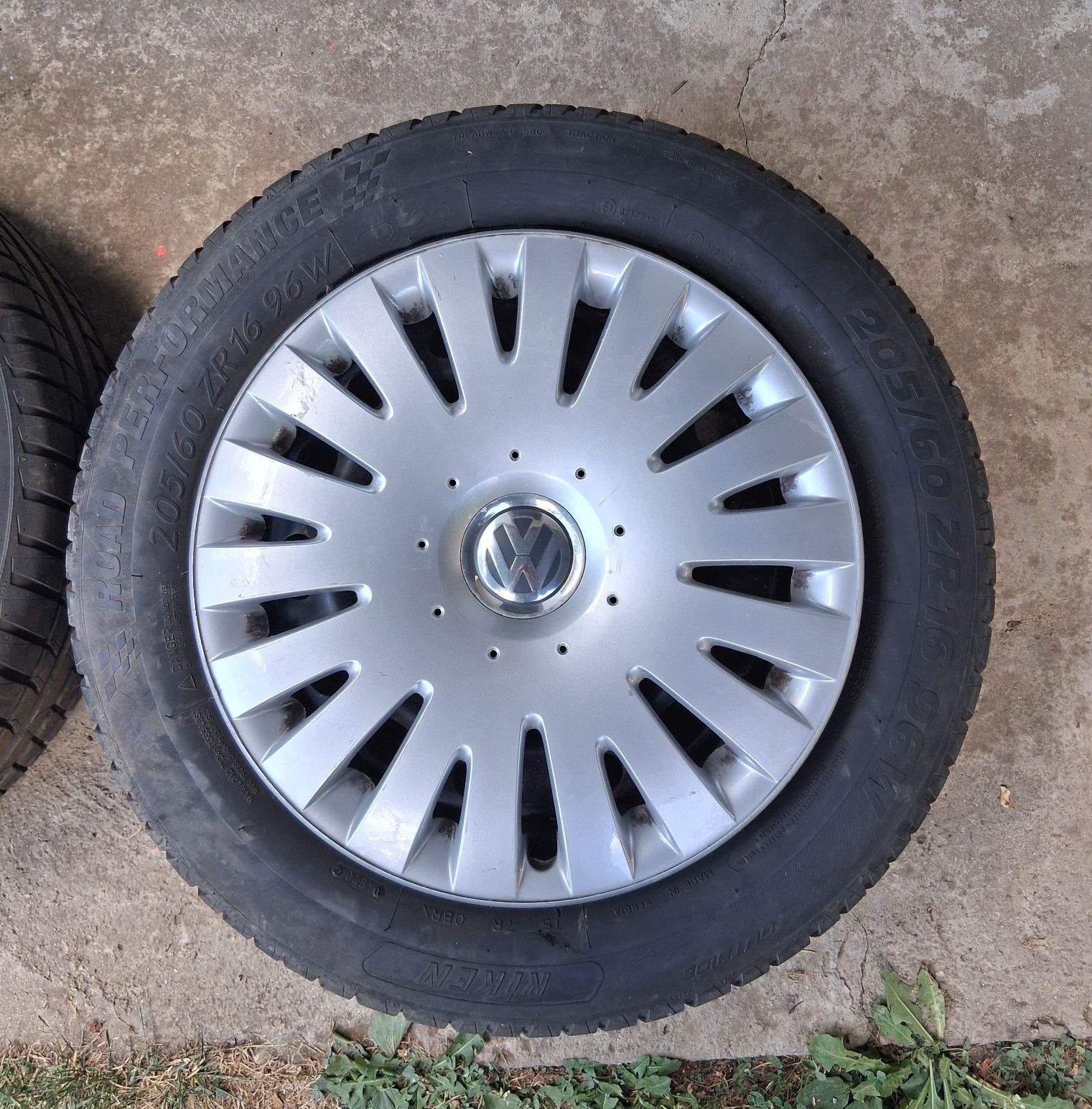 Гуми с джанти 205/60/r16 от Vw Sharan mk1