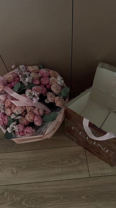 цветы от celine , пишите в ватсап ,