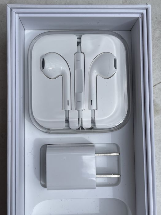 EarPods оригинални Apple слушалки с кабел