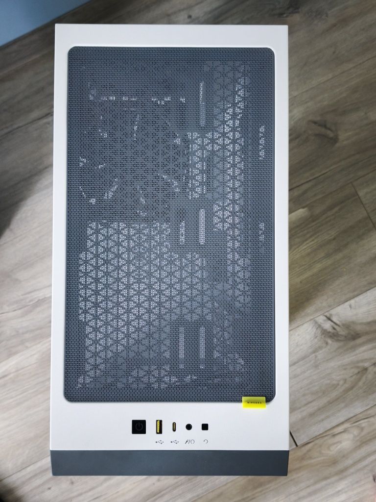 Corsair 4000d бяла