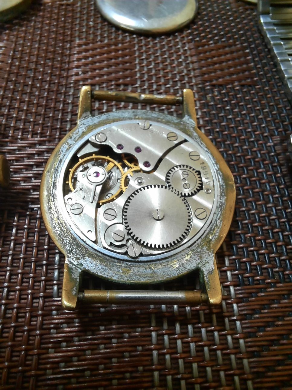 Старинные часы, женевские волны. Редкие механизмы.