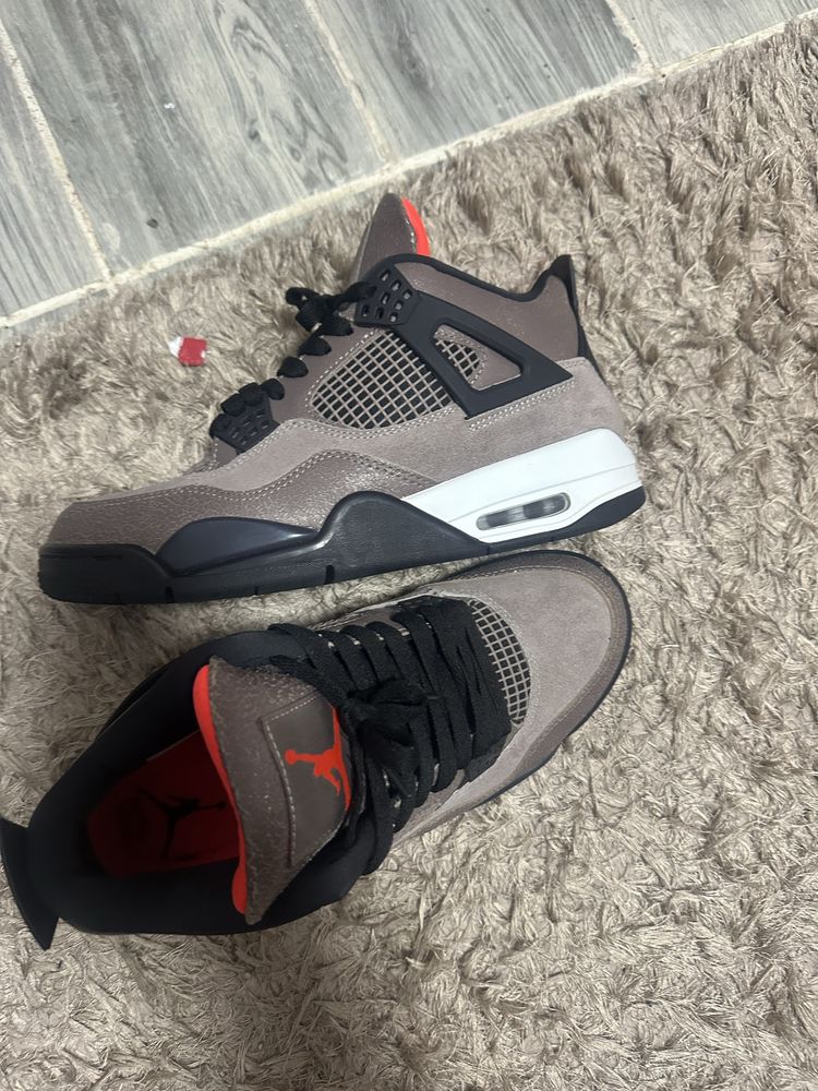 Jordan 4 Taupe Haze