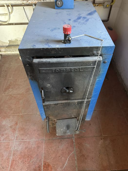 De vanzare centralape lemne  , boiler electric si butoie din lemn