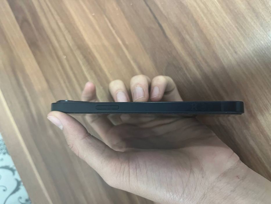iPhone 13 midnight