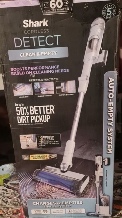 Aspirator vertical Shark Cordless Detect Clean & Empty