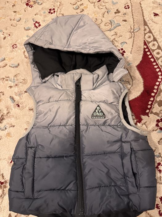 Детская безруквка от h&m. Состояние отличное. Теплый и легкий