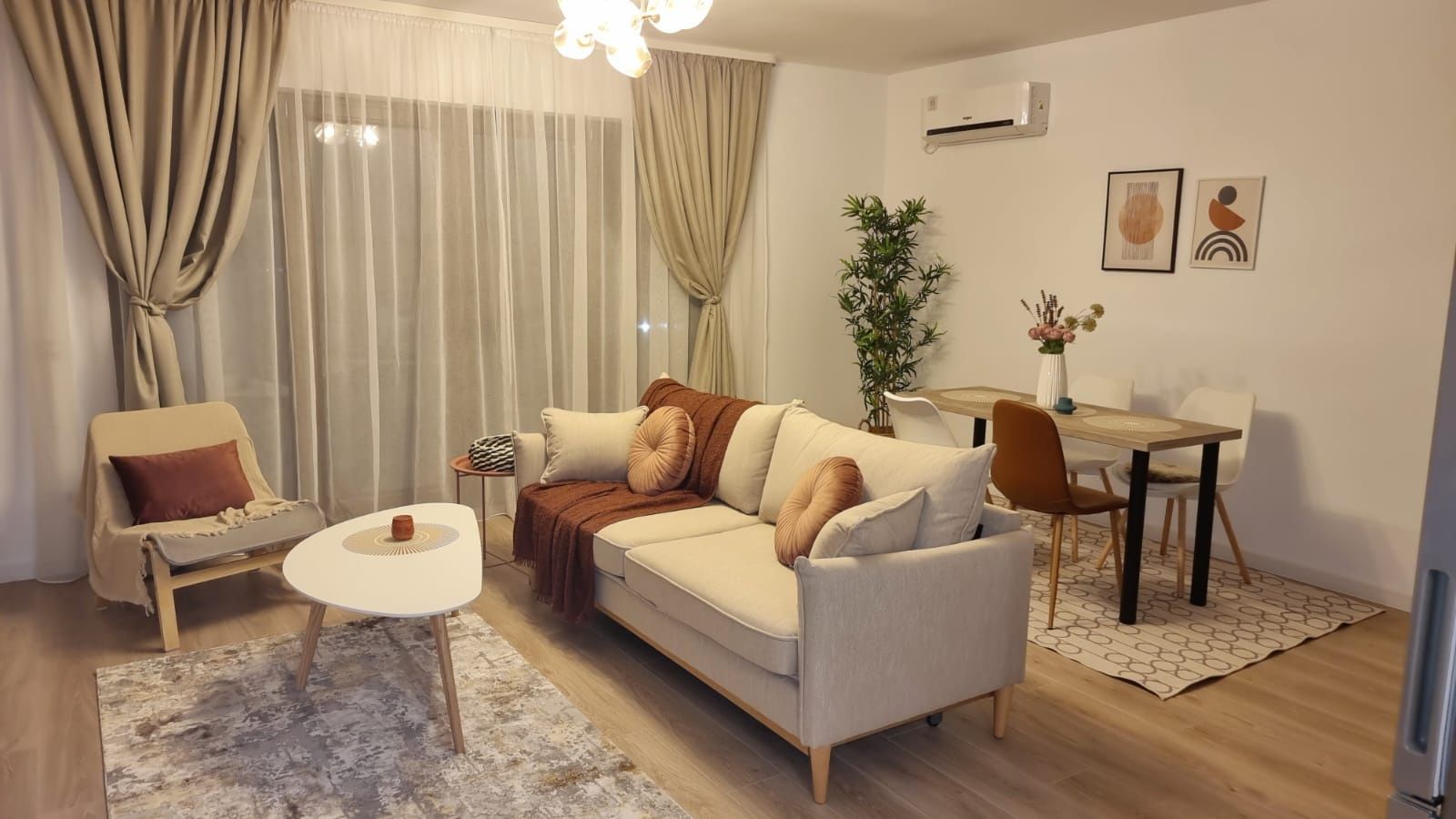 Ofer spre închiriere apartament cu doua camere