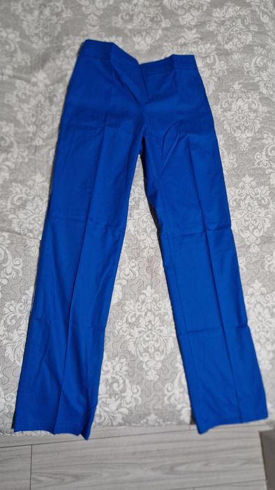 Pantaloni costum medical nou fără etichetă
