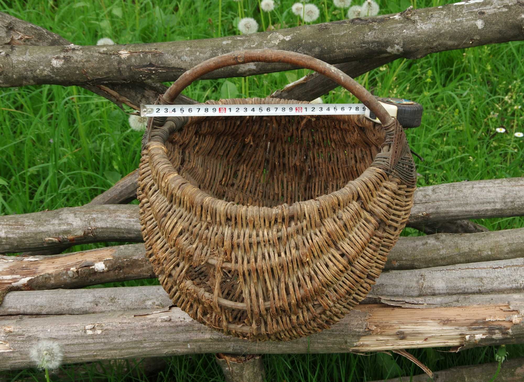 стари плетени кошници