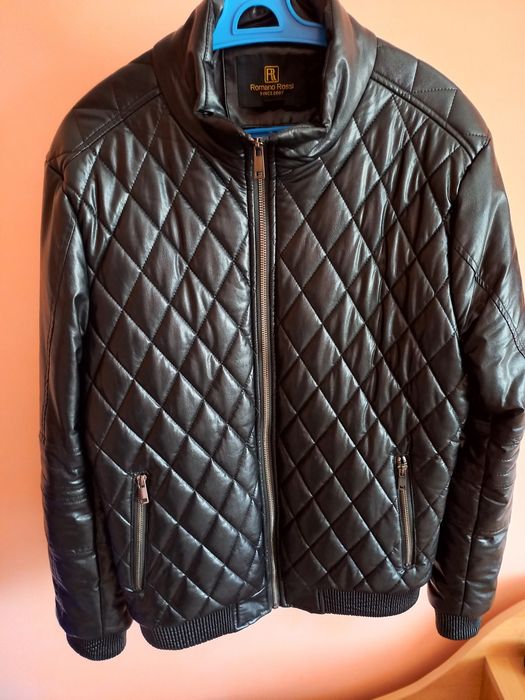 Куртка молодежная стильная и ветровка летняя.