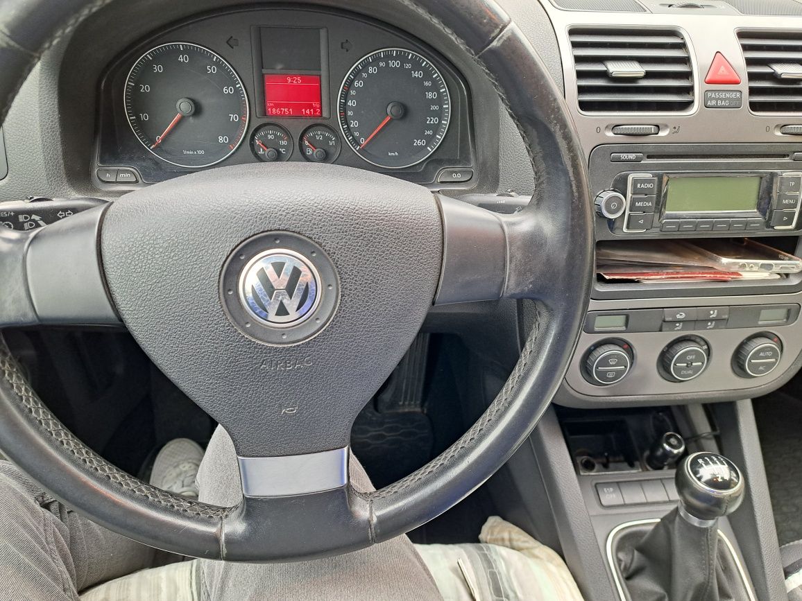 VW Golf 5 benzina 1.6  2009