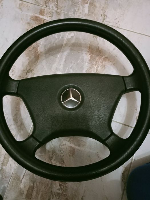 Волан за мерцедес 190!