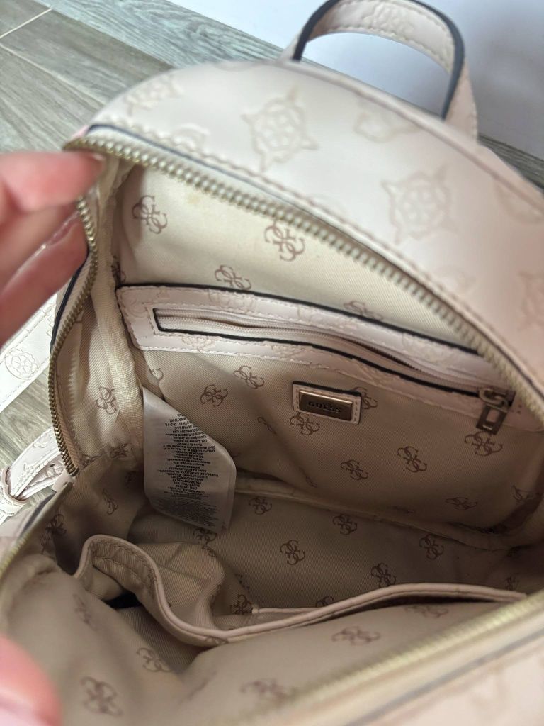 Дамска Раница GUESS