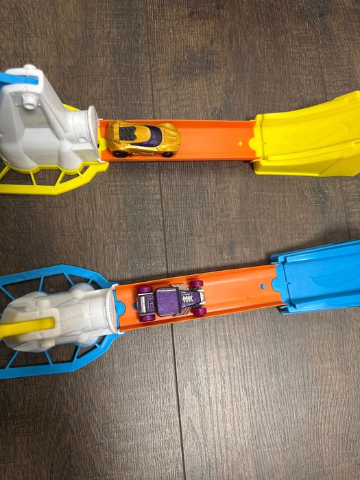 Писта  изстрелвачка Hot wheels с колички