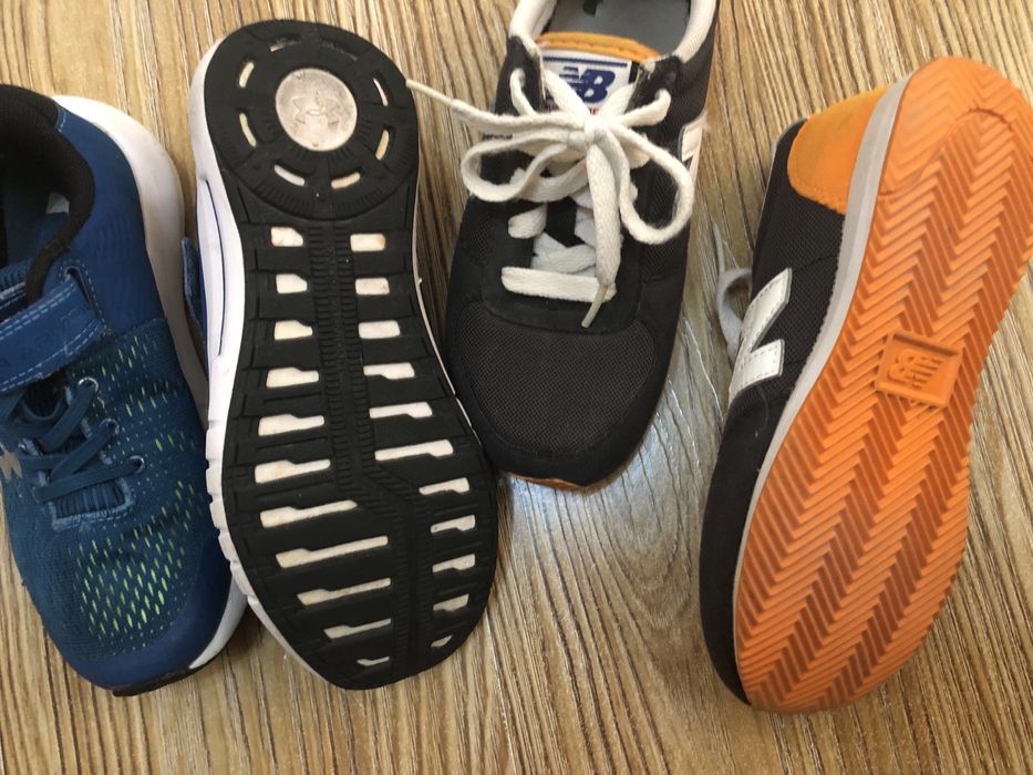 Продаются фирменные кроссовки.