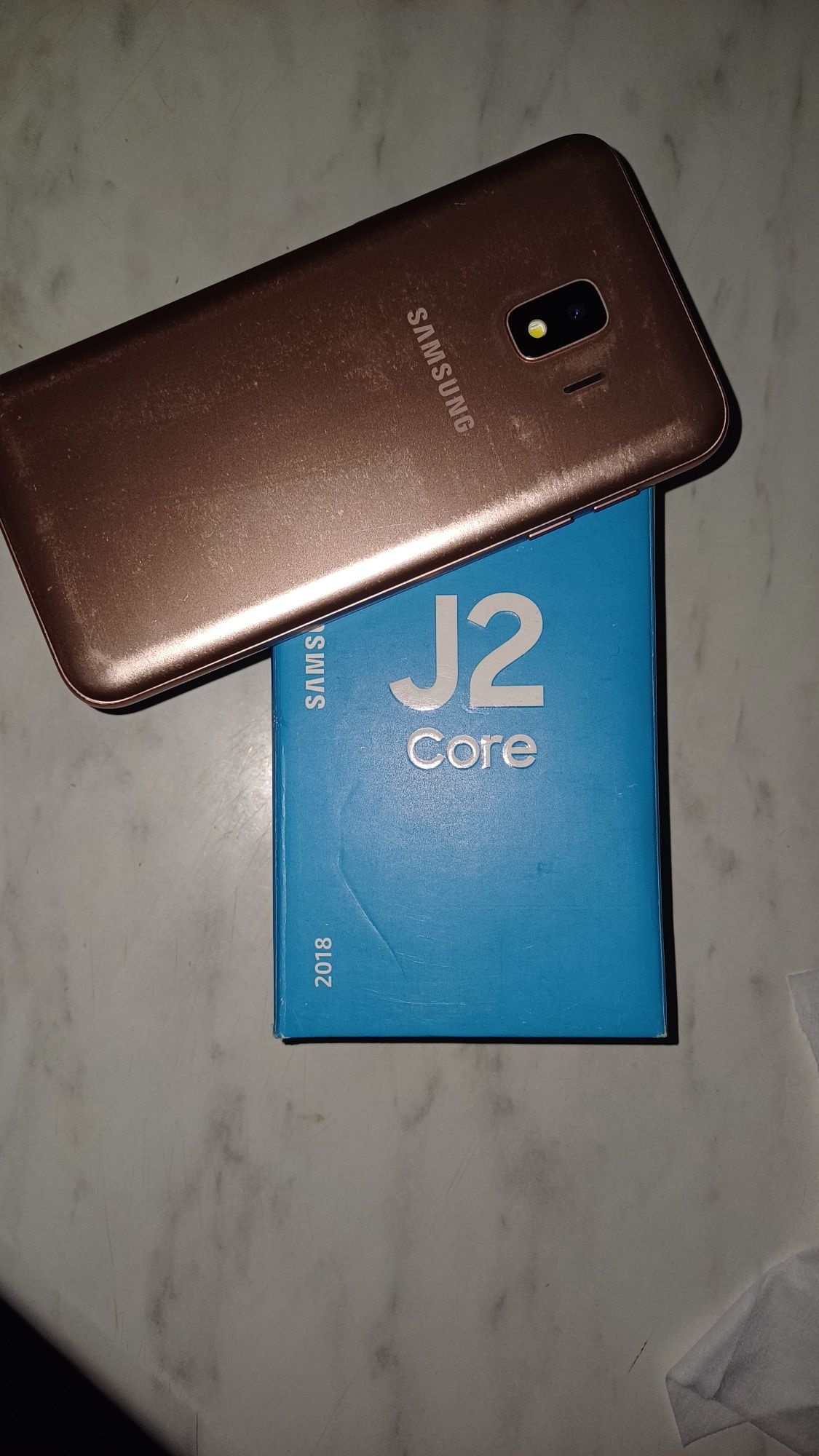 J2 telefon sotiladi