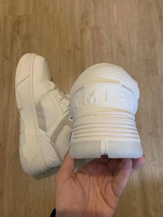 Amiri ma-1 albi in cutie