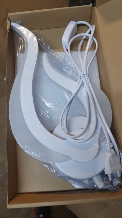 Lustra de perete preț 50 lei