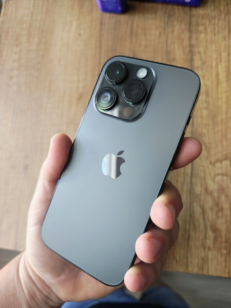 Продавам Iphone 14 pro 256 GB