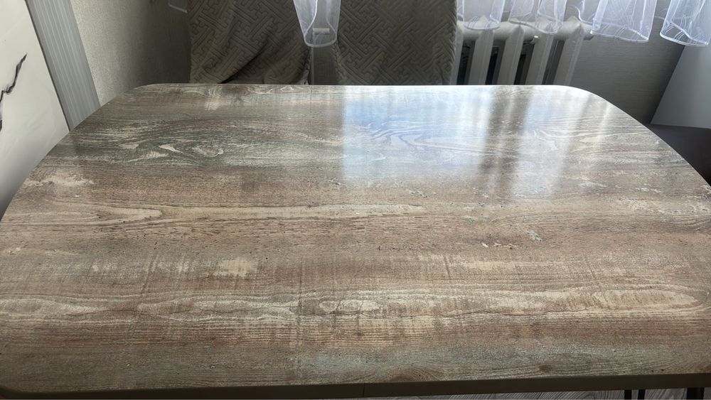 Продам стол кухонный